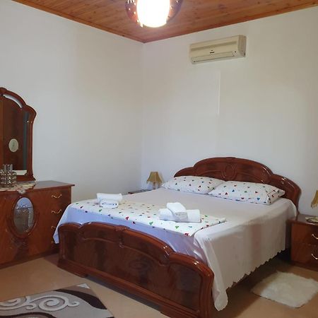 Sara Guesthouse Берат Экстерьер фото