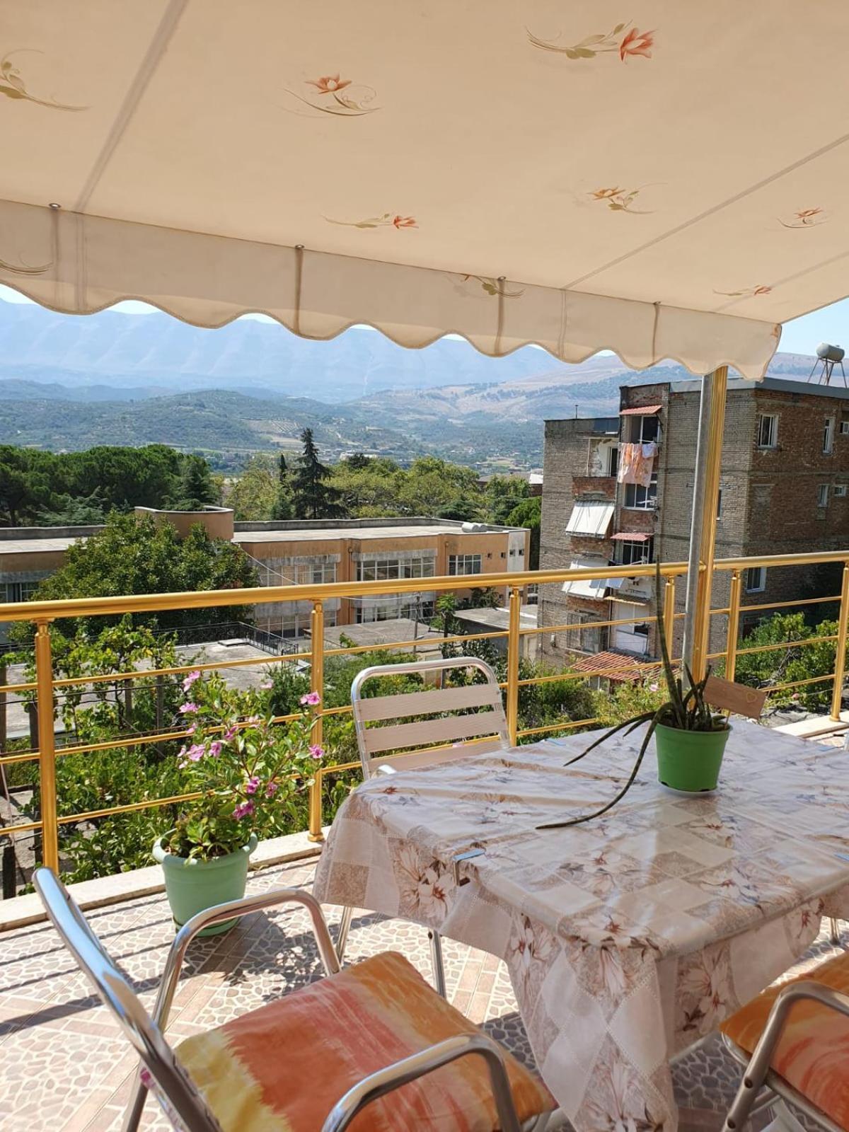 Sara Guesthouse Берат Экстерьер фото