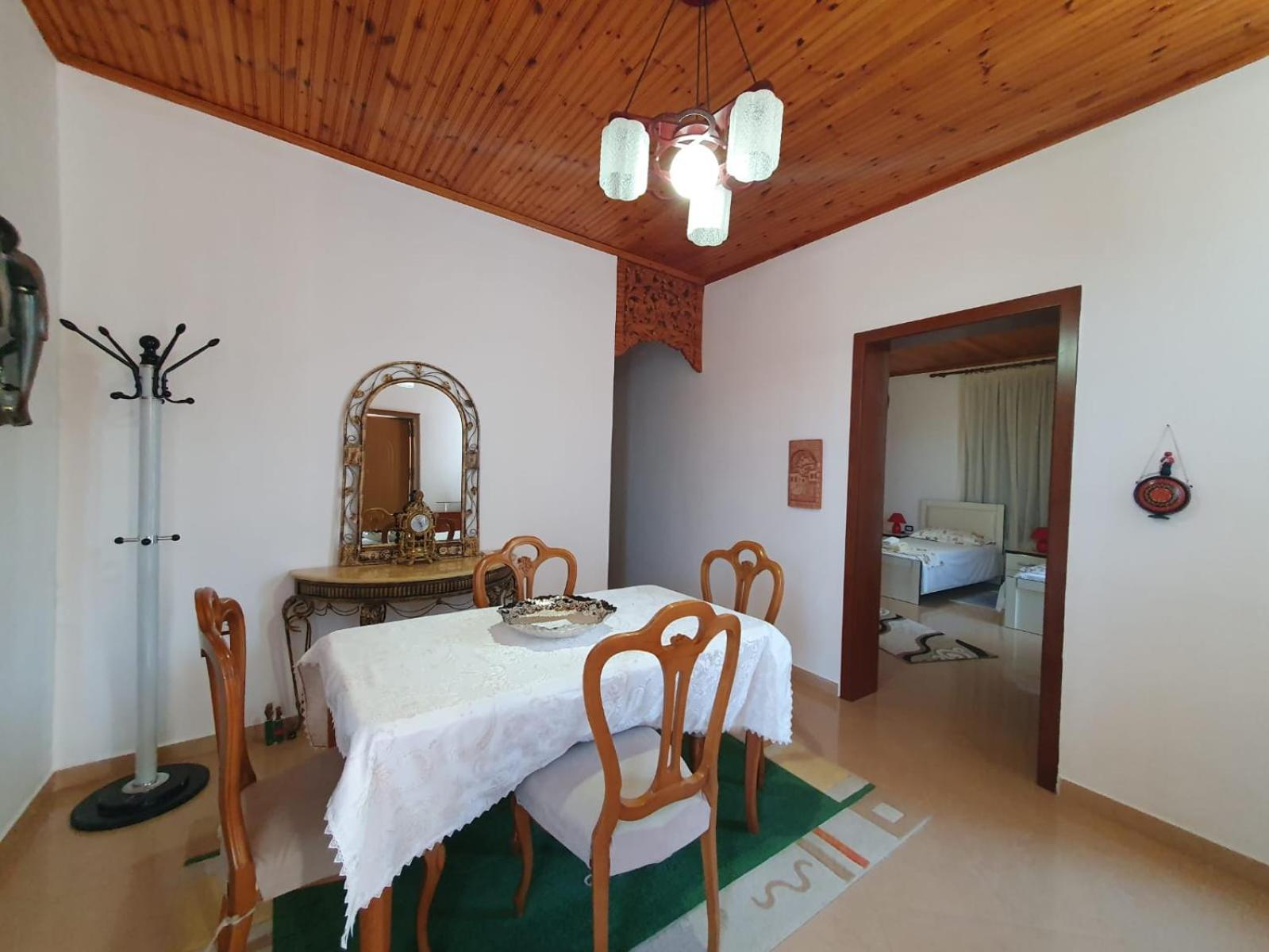 Sara Guesthouse Берат Экстерьер фото