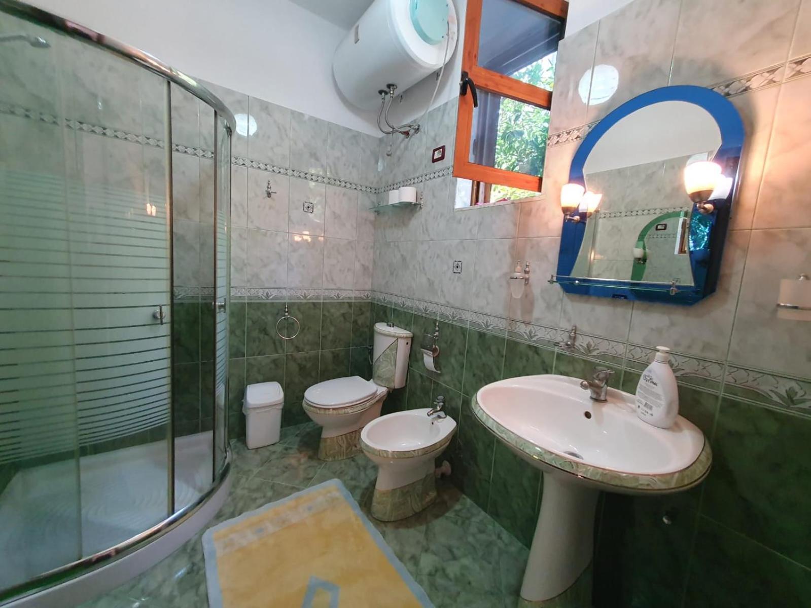 Sara Guesthouse Берат Экстерьер фото